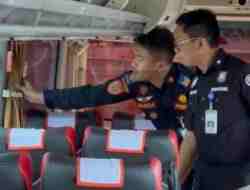 Puluhan Bus di Terminal Patria Blitar Jalani Rampcheck Puluhan Bus di Terminal Patria Blitar Jalani Rampcheck