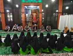 Polres Blitar Gelar Doa Bersama Anak Yatim untuk Blitar Kondusif