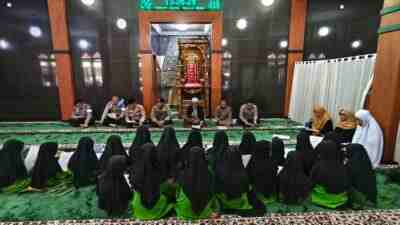 Polres Blitar dan Anak Yatim Doa Bersama