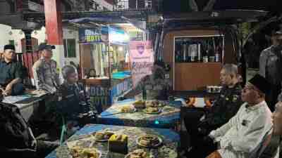 Sat Binmas Polres Blitar Gelar Kopi Keliling Bertemu Warga untuk Hidupkan Pamswakarsa