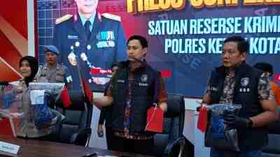 Miris ! Bersenjata Celurit dan Doubel Stick, Kumpulan Anak di Kediri di Bawah Umur Keroyok dan Bacok Korbannya Miris ! Bersenjata Celurit dan Doubel Stick, Kumpulan Anak di Kediri di Bawah Umur Keroyok dan Bacok Korbannya