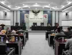 Rapat Paripurna DPRD Kabupaten Blitar Bahas Pandangan Fraksi Terhadap Perubahan APBD Rapat Paripurna DPRD Kabupaten Blitar Bahas Pandangan Fraksi Terhadap Perubahan APBD