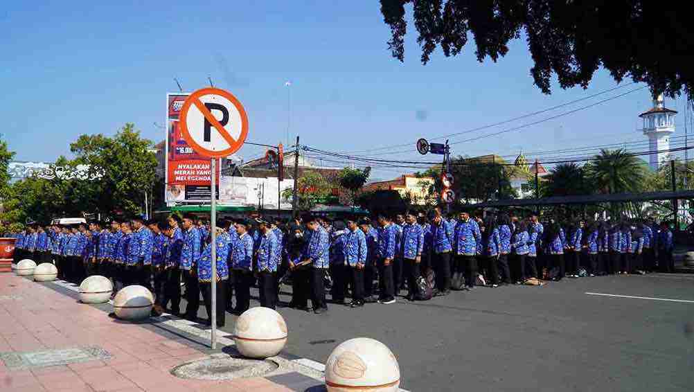 Gegara Ekonomi, 10 ASN Kota Blitar Ajukan Cerai, Satu Permohonan Ditolak, Ini Alasannya ASN di Kota Blitar saat Upacara