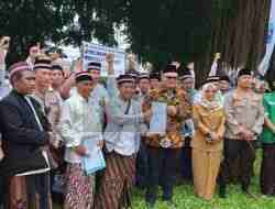 Buntut Tayangan TV Nasional Rendahkan Ponpes, Santri di Kediri Istighosah dan Tuntut Permintaan Maaf Petinggi TV Nasional Buntut Tayangan TV Nasional Rendahkan Ponpes, Santri di Kediri Istighosah dan Tuntut Permintaan Maaf Petinggi TV Nasional