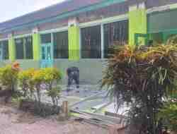 Baru Dibangun, Atap Teras SDN Bendo 1 sudah Roboh Baru Dibangun, Atap Teras SDN Bendo 1 sudah Roboh