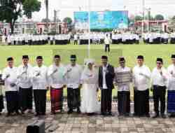 Upacara Hari Santri Nasional 2025 di Kebumen, Kemenag dan Baznas Gelontorkan Rp512 Juta untuk Santri dan Guru Ngaji Upacara Hari Santri Nasional 2025 di Kebumen, Kemenag dan Baznas Gelontorkan Rp512 Juta untuk Santri dan Guru Ngaji