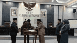 DPRD dan Pemkab Blitar Tandatangani Nota Kesepakatan KUA-PPAS 2026 DPRD Kabupaten Blitar bersama Pemerintah Kabupaten Blitar resmi menandatangani Nota Kesepakatan Kebijakan Umum Anggaran dan Prioritas Plafon Anggaran Sementara KUA PPAS Tahun Anggaran 2026