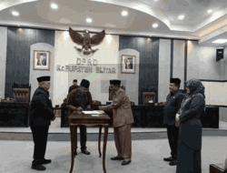 DPRD dan Pemkab Blitar Tandatangani Nota Kesepakatan KUA-PPAS 2026 DPRD dan Pemkab Blitar Tandatangani Nota Kesepakatan KUA-PPAS 2026