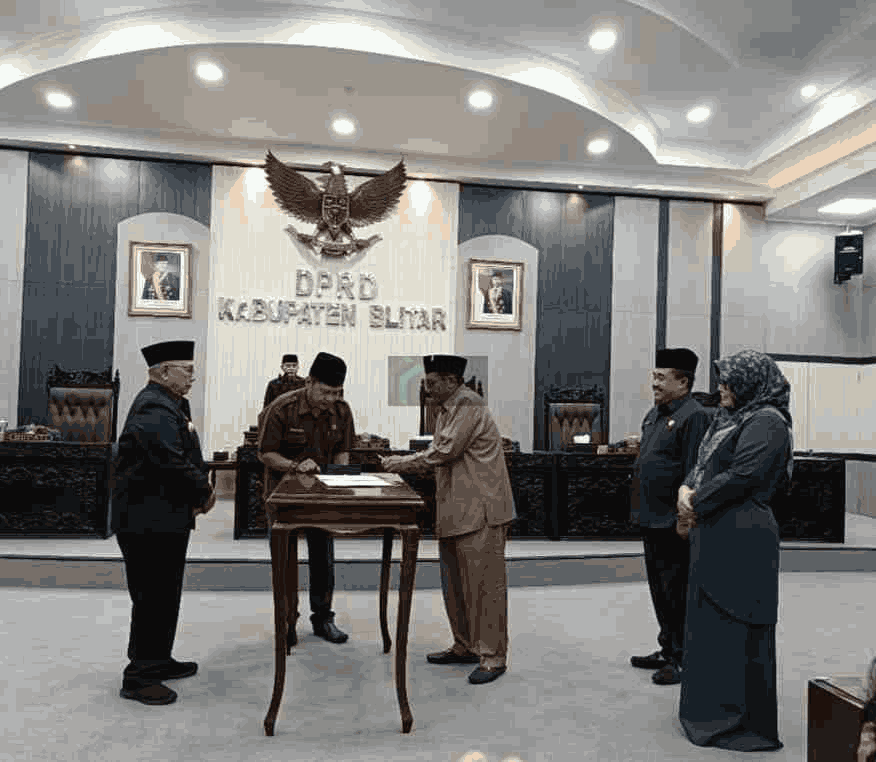 DPRD dan Pemkab Blitar Tandatangani Nota Kesepakatan KUA-PPAS 2026 DPRD Kabupaten Blitar bersama Pemerintah Kabupaten Blitar resmi menandatangani Nota Kesepakatan Kebijakan Umum Anggaran dan Prioritas Plafon Anggaran Sementara KUA PPAS Tahun Anggaran 2026
