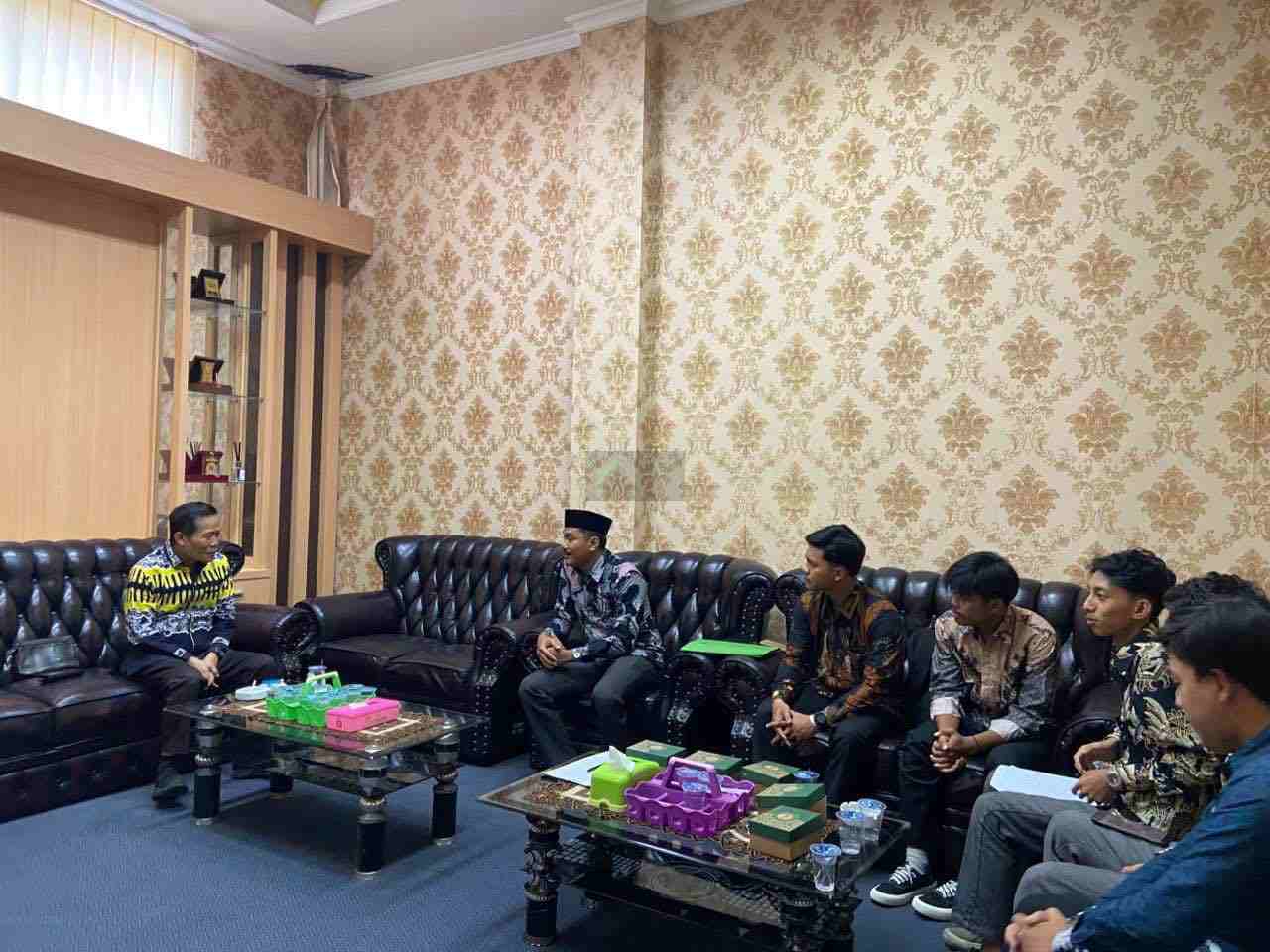 Hmi Komisariat Hukum Unitirta Dorong Penegakan Hukum di Serang HmI Komisariat Hukum Unitirta dan Lembaga Konsultasi dan Bantuan Hukum LKBH HMI Cabang Serang Hearing dengan DPRD Kota Serang Berbicara Penegakan Hukum
