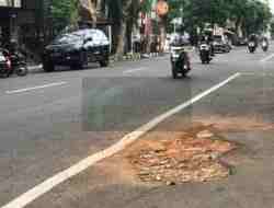 Anggaran Minim, PUPR Kota Blitar Fokus Benahi Jalan Padat Aktivitas Sekolah Anggaran Minim, PUPR Kota Blitar Fokus Benahi Jalan Padat Aktivitas Sekolah