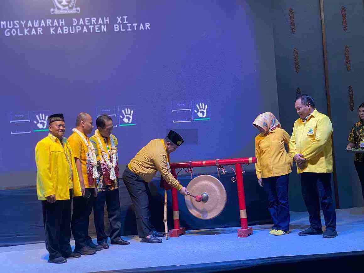 Ketua DPD Partai Golkar Jawa Timur Membuka Musda XI Partai Golkar Kabupaten Blitar