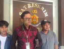 Geruduk Polres Purworejo, Warga Desa Sawangan Desak Polres Tahan Tersangka Pengancaman Geruduk Polres Purworejo, Warga Desa  Sawangan Desak Polres Tahan Tersangka Pengancaman