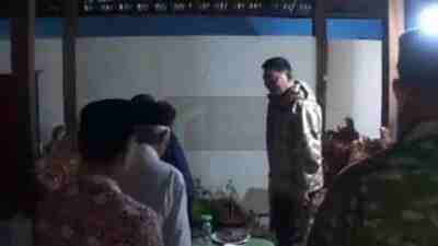 Menhan RI Hadiahi Umroh Orang Tua Prajurit yang Gugur saat Tugas di Papua asal Kebumen, Presiden Titipkan Salam Menhan RI Hadiahi Umroh Orang Tua Prajurit yang Gugur saat Tugas di Papua asal Kebumen, Presiden Titipkan Salam