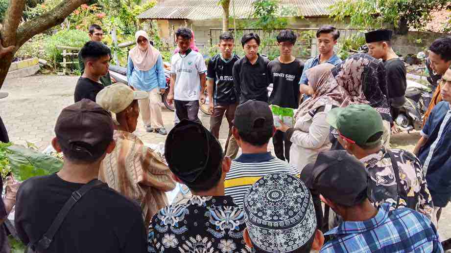 UMNU Kebumen Kenalkan Budidaya Tanaman secara Organik di Sendangdalem, Petani Kian Mandiri Para Petani di Desa Sendangdalem Kecamatan Padureso Kabupaten Kebumen Mengikuti Pelatihan Pembuatan Pupuk Organik dari UMNU Kebumen