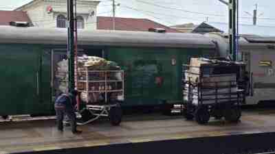 2,7 Juta Kg lebih Paket Dikirim KAI Daop 7 Madiun, Berikan Layanan Pengiriman Barang Hantaran Paket (BHP) 2,7 Juta Kg lebih Paket Dikirim KAI Daop 7 Madiun, Berikan Layanan Pengiriman Barang Hantaran Paket (BHP)