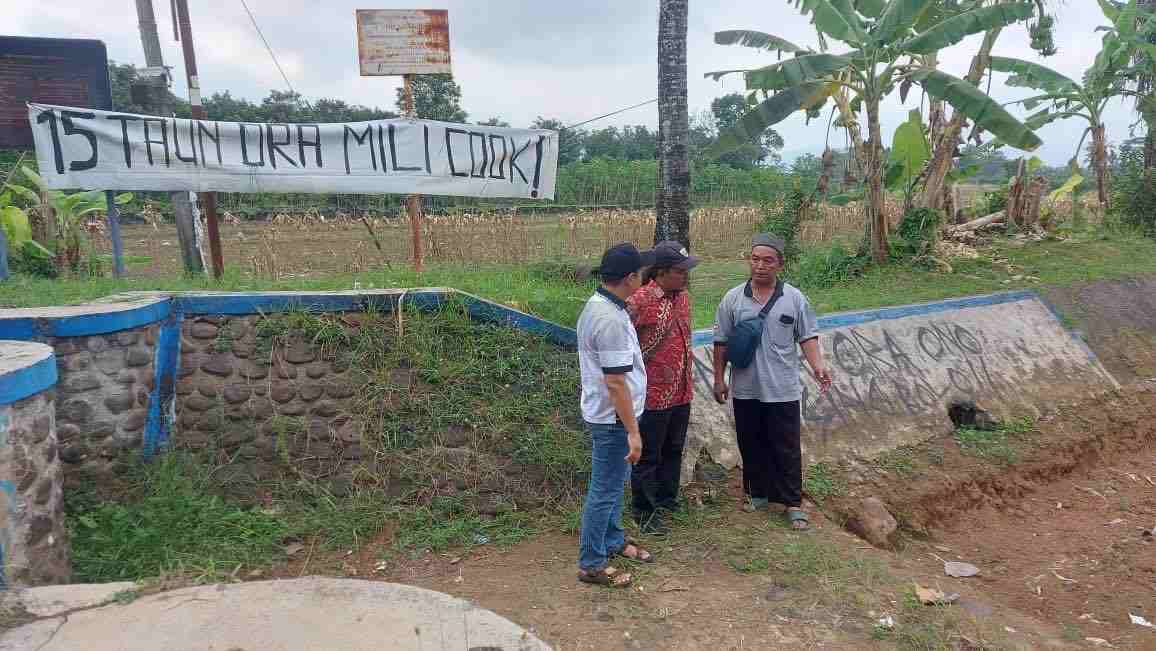 15 Tahun Saluran Irigasi Mampet, Hasil Tani di Perworejo Seret Petani di Kabupaten Purworejo Menunjukkan Saluran Irigasi