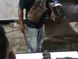Pria Paruh Baya Ancam Warga dengan Sajam di Depan Pegadaian Purworejo Pria Paruh Baya Ancam Warga dengan Sajam di Depan Pegadaian Purworejo