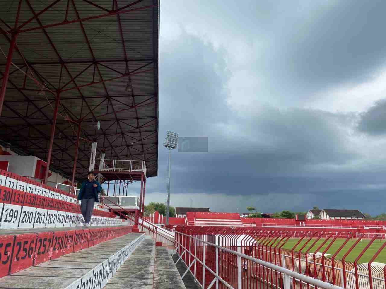 Khawatir Seperti Stadion Panataran, Dispora Kota Blitar Perbaiki Atap Stadion Supriyadi Kota Blitar Stadio Supriyadi Kota Blitar