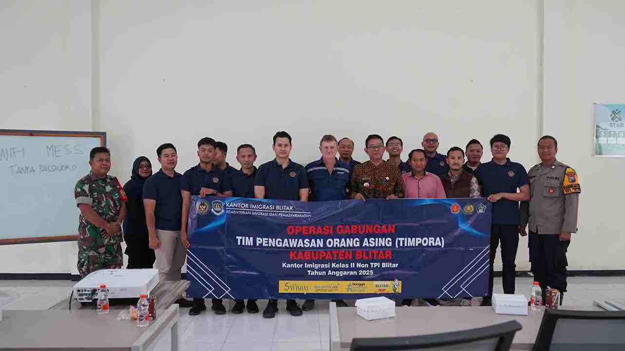 Timpora Imigrasi Blitar Foto Bersama Manajemen Pabrik Susu Greenfields