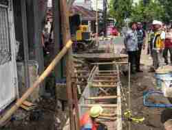 Wali Kota Blitar Ingin Drainase Solusi Banjir, Proyek Dikebut Wali Kota Blitar Ingin Drainase Solusi Banjir, Proyek Dikebut