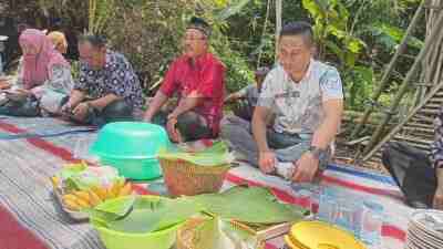 Warga Desa Kebon Gunung Kecamatan Loano Kabupaten Purworejo Doa Bersama