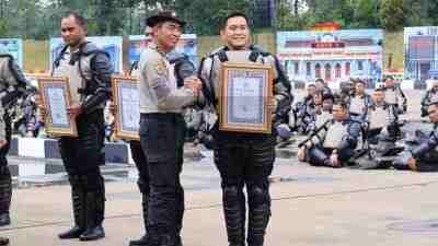 Jabat Kapolres Blitar, AKBP Arif Fazlurrahman Raih Penghargaan Quick Wing di Apel Kasatwil 2025