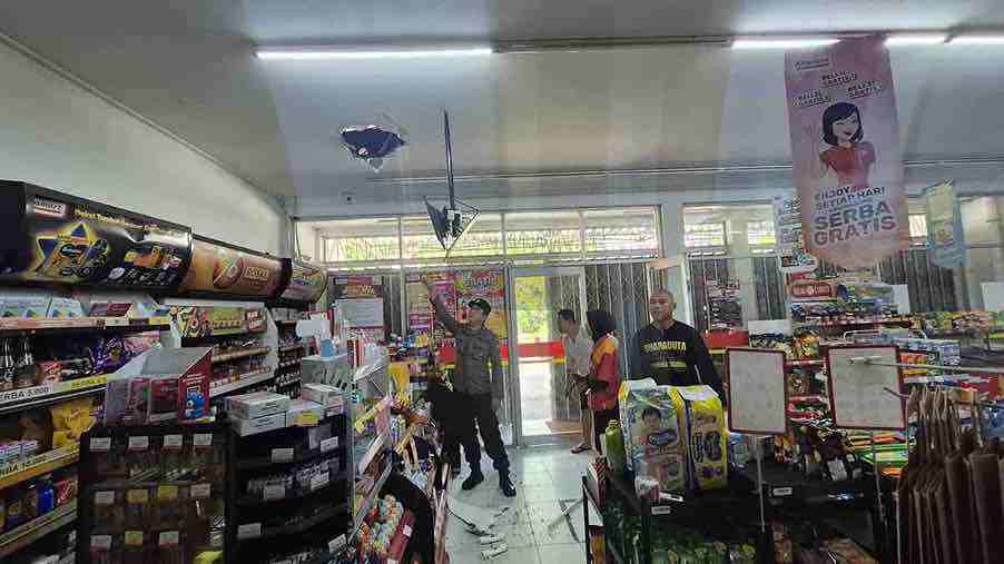 Alfamart di Sidoarjo Kecamatan Ponggok Kabupaten Blitar Dibobol Maling