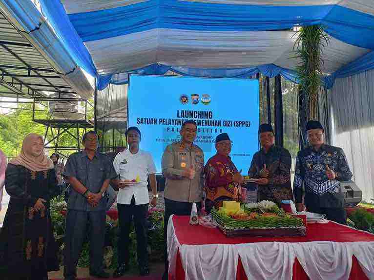 Bupati Blitar Rijanto Resmikan SPPG Polri Polres Blitar di Desa Jimbe Kecamatan Kademangan