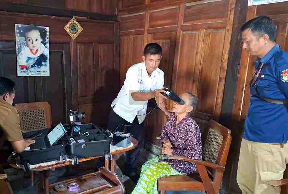 KPU dan Dispendukcapil Kabupaten Blitar Coktas Data Ganda di Desa Tumpakkepuh