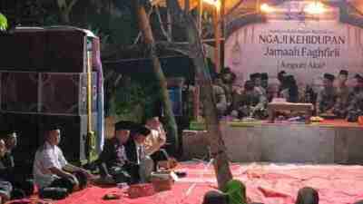 Majelis Faghfirli menggelar pengajian di Sumber Mbah Bawuk Kelurahan Karangtengah Plosokerep Kecamatan Sananwetan Kota Blitar