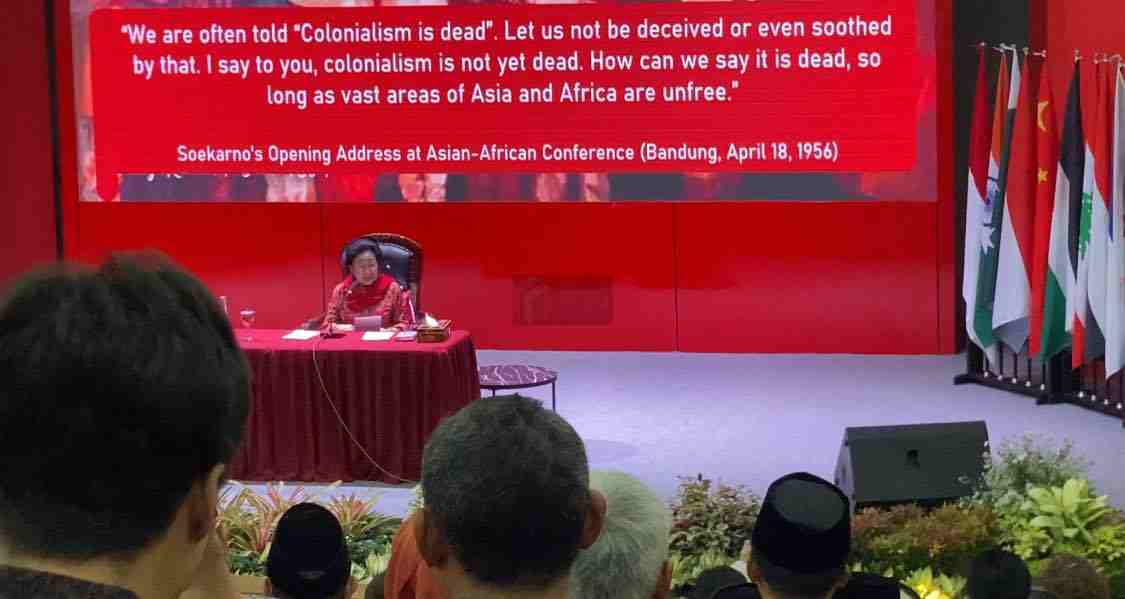 Megawati Tegaskan Kemerdekaan Palestina di Peringatan Konferensi Asia-Afrika ke-70 Megawati Soekarno Putri saat Membuka Peringatan Konferensi Asia Afrika ke 70 di Blitar Jawa Timur