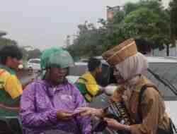 Peringati Hari Pahlawan, KAI Daop 7 Madiun Gandeng Railfans Sosialisasikan Keselamatan Perjalanan