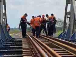 Pastikan Keamanan Jalur Kereta buat Natal dan Tahun Baru, KAI Daop 7 Madiun Periksa Lintas Madiun–Curahmalang