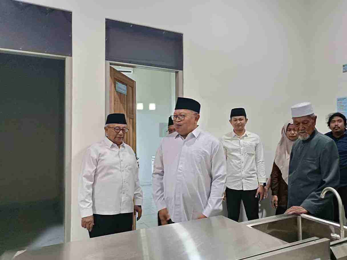 Luar Biasa, SPPG Ponpes Jati Sanan Bagian dari 1000 SPPG Pesantren di Indonesia Pengasuh Pondok Pesantren Jati Sanan H. Ahmad Tamim S.H.I. M.H.