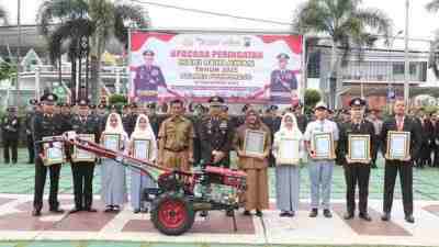 Polres Purworejo Memberikan Penghargaan