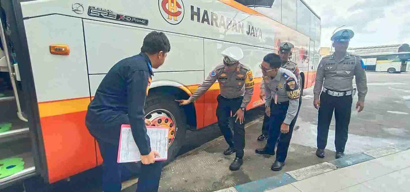 Satlantas Polres Blitar Kota Ramp Check di Terminal Patria