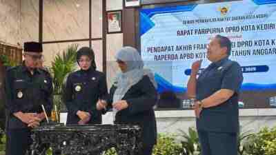 Wali Kota Kediri Vinanda Paripurna