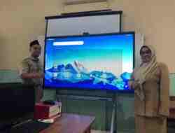 Alhamdulillah, TV Digital Board Mulai Diterapkan di Sekolah Kota Blitar