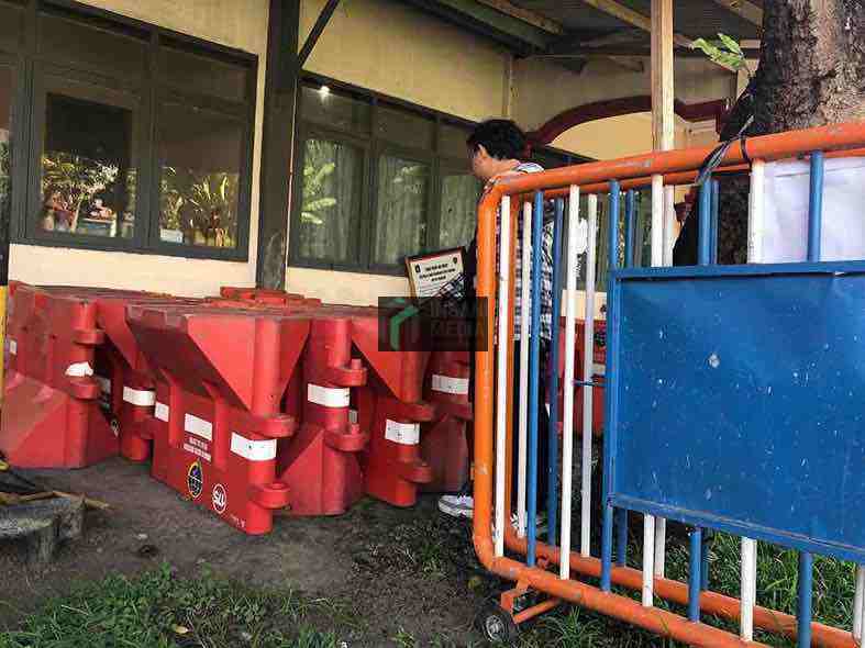 Malam Tahun Baru, Dishub Kota Blitar Pasang Barikade Pengamanan Barikade pembatas jalan