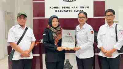 Bawaslu Kabupaten Blitar Menyampaikan Surat Permohonan Perbaikan Data Pemilih ke KPU Kabupaten Blitar
