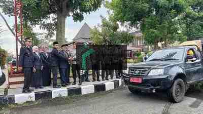 Bupati Blitar Rijanto Memberangkatkan Tim Unit Reaksi Cepat URC Penambal Jalan Berlubang