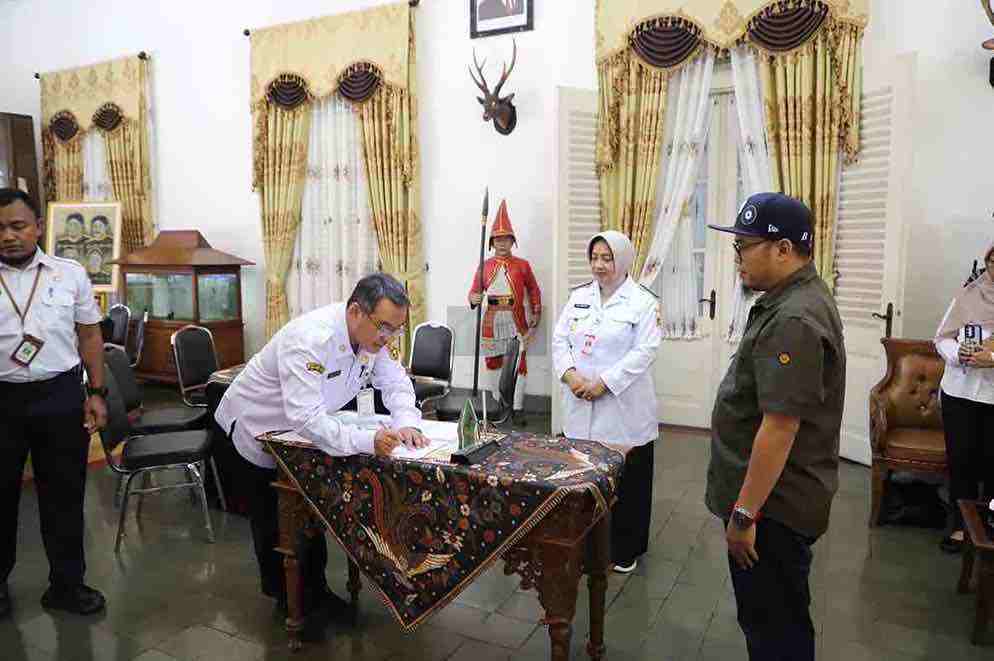 Bupati Purworejo Yuli Hastuti