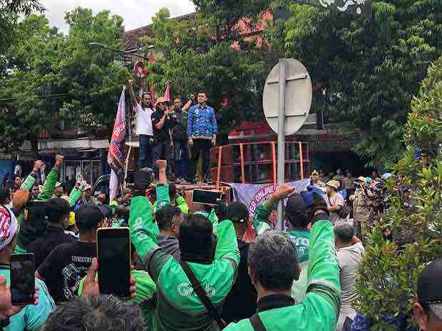 Gara-gara Zona Merah, Ojol Kota Blitar Demo Pemkot Blitar Demo Ojek Online Kota Blitar