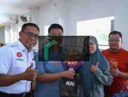 Peringati Hari Ibu, KAI Daop 7 Madiun Gelar Sapa Pelanggan Ibu-ibu