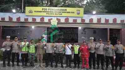 Kapolres Blitar AKBP Arif Fazlurrahman dan PJU Memeriksa Kesiapan Anggota dalam Operasi Lilin Semeru 2025