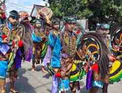 Parade Budaya 2025, Cara Mbak Dinayana Anggota DPRD Pertahankan Eksistensi  Budaya Lokal Kota Kediri