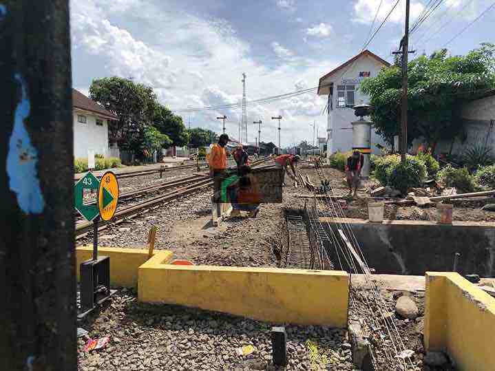 Pembangunan Gorong gorong di Jalan Anggrek Kota Blitar