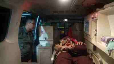 Peserta Gerak Jalan Bakung Blitar Mendapatkan Perawatan Medis