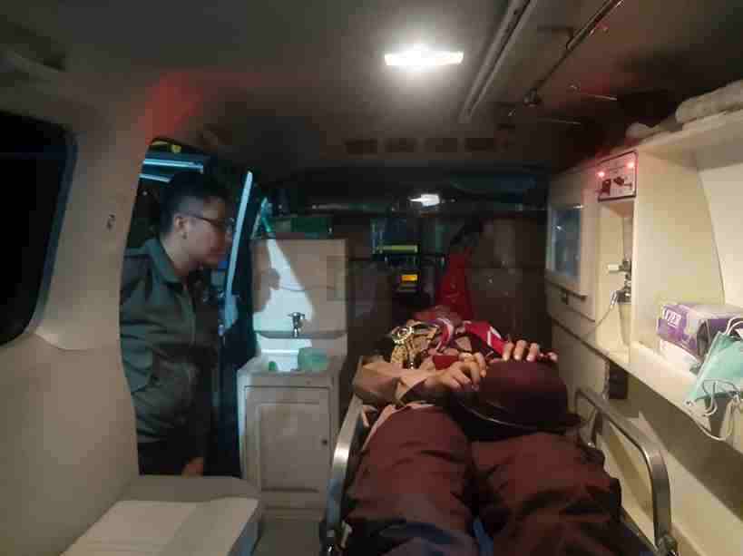 Gerak Jalan Blitar-Ludoyo, 68 Peserta Tumbang Peserta Gerak Jalan Bakung Blitar Mendapatkan Perawatan Medis